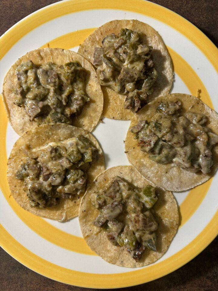 🆕🆕Alambre de ternera con chile poblano salsa verde y queso<img src="https://cielitolindocafe.es/wp-content/plugins/alergenos-alimentarios-indianwebs/images/familia-1/lacteos.png"> (copia)